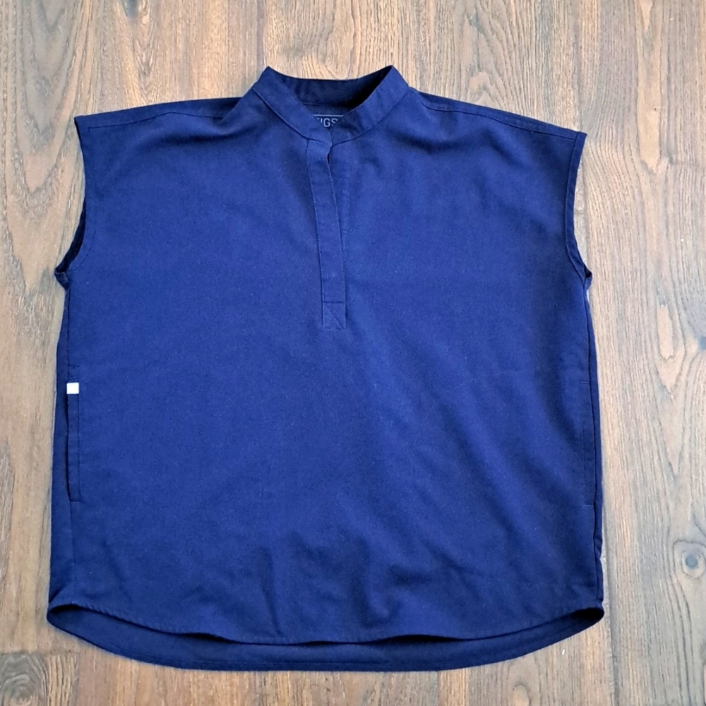 Scrub set